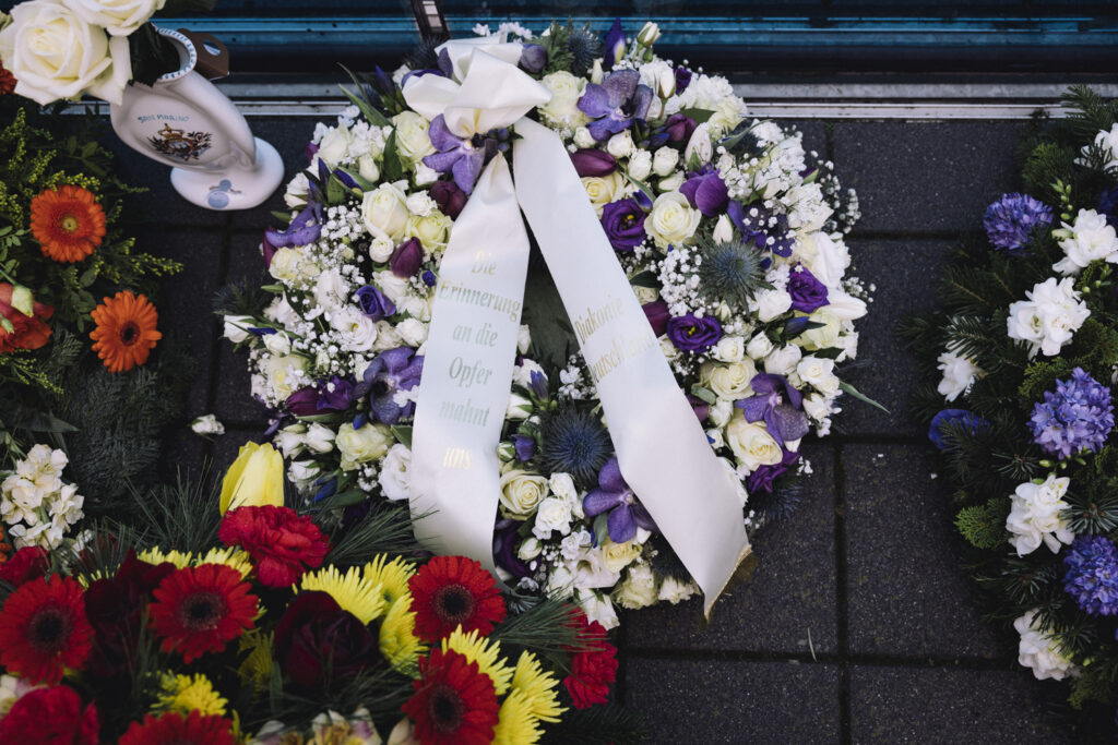 Kranz zum Gedenken an die Opfer der NS-Patientenmorde